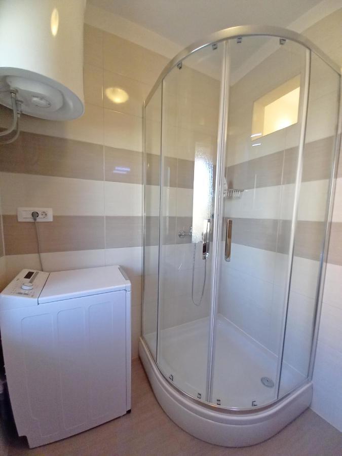 Apartments Tina & Denis Пула Екстериор снимка